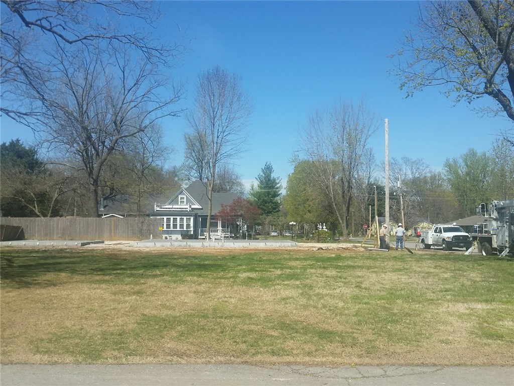Downtown property, ready to build. In area of nice homes & new development.