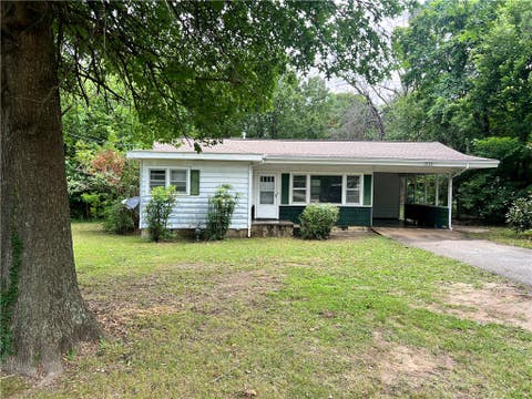 Photo of 2124 Wedington Drive, Fayetteville, AR 72701 (MLS # 1356034)