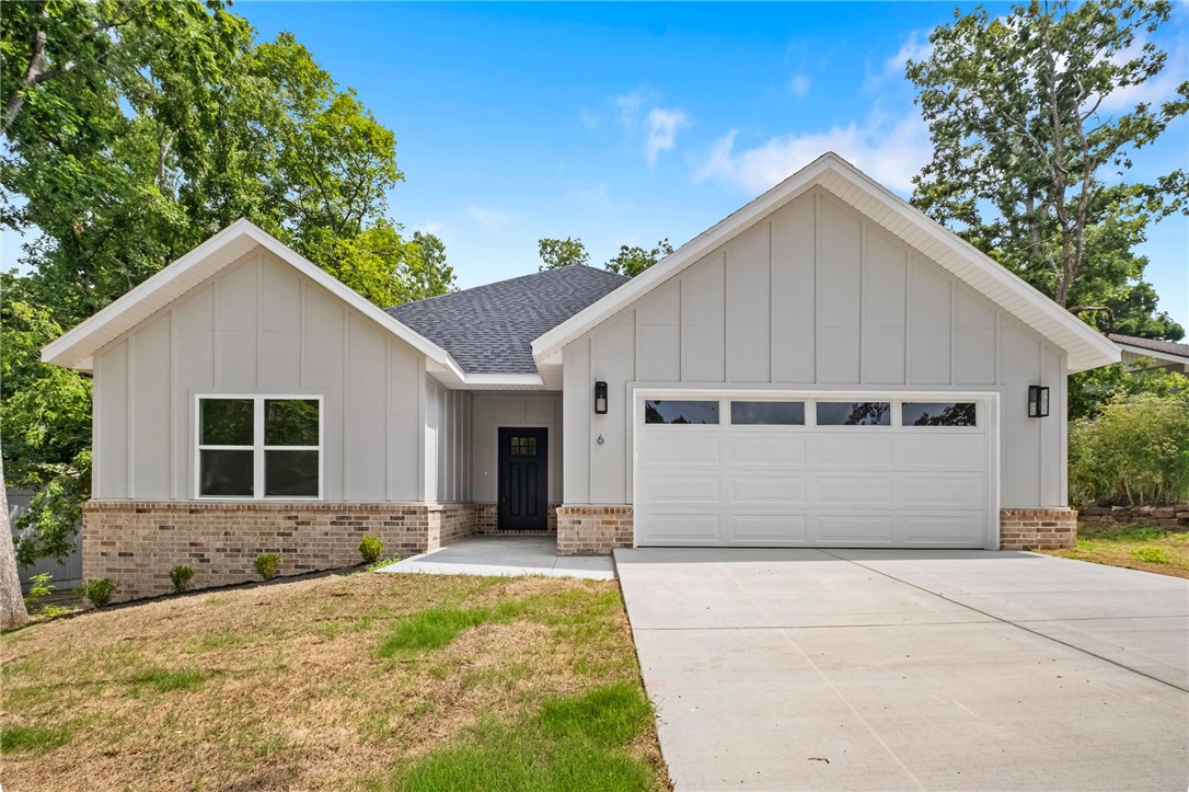 Sample Photos: Same plan, final finishes may vary