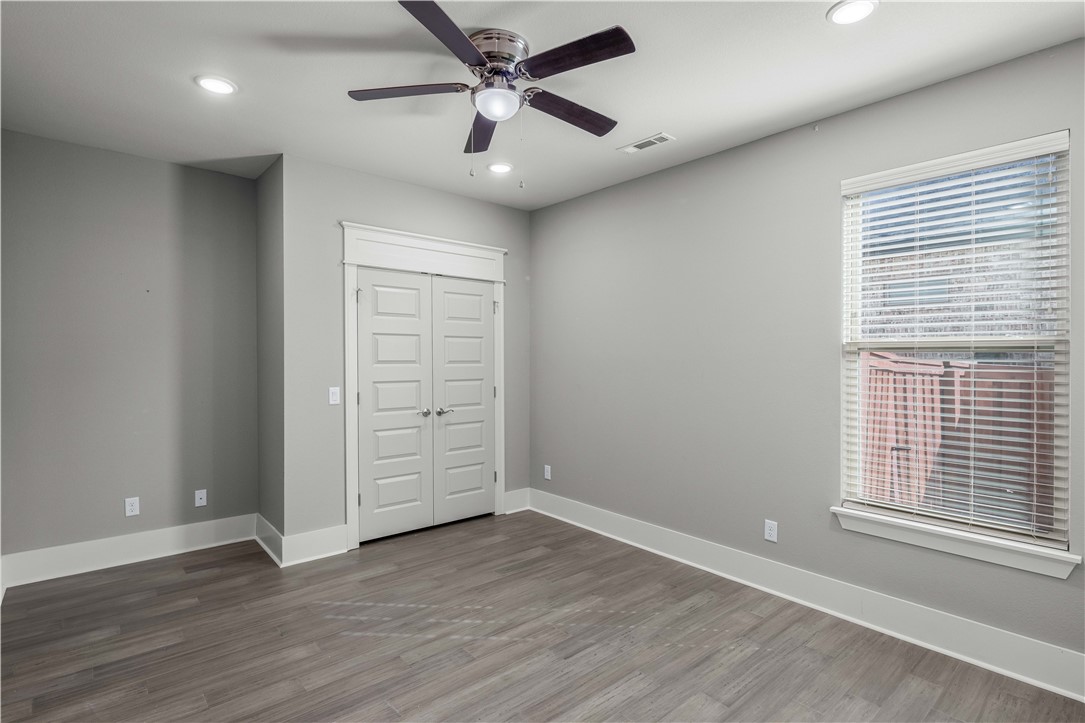 Oak Tree - Residential