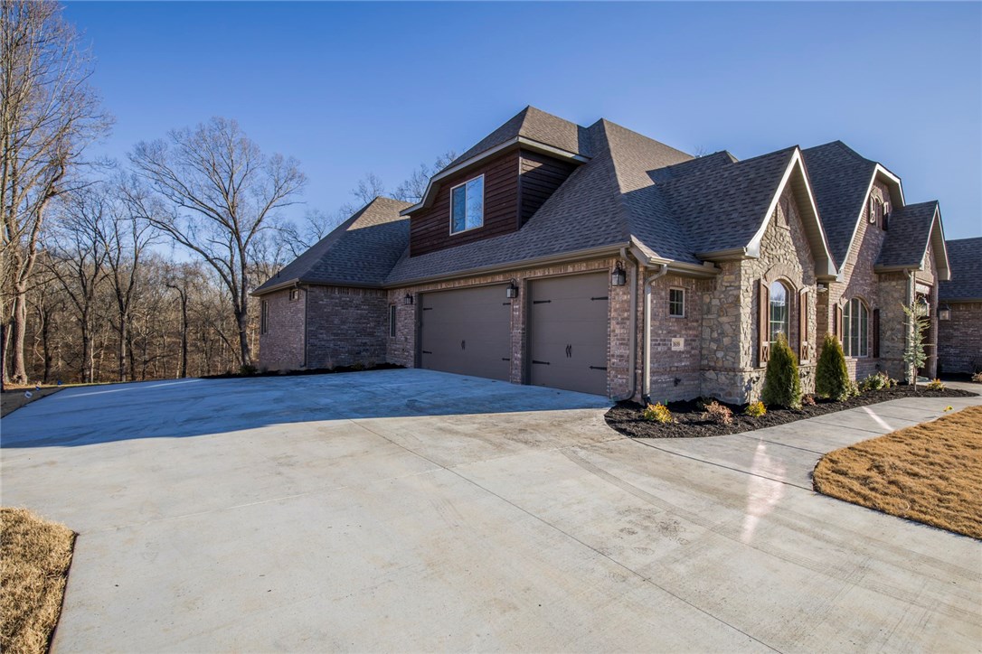 Copper Ridge Court Little Flock - Residential