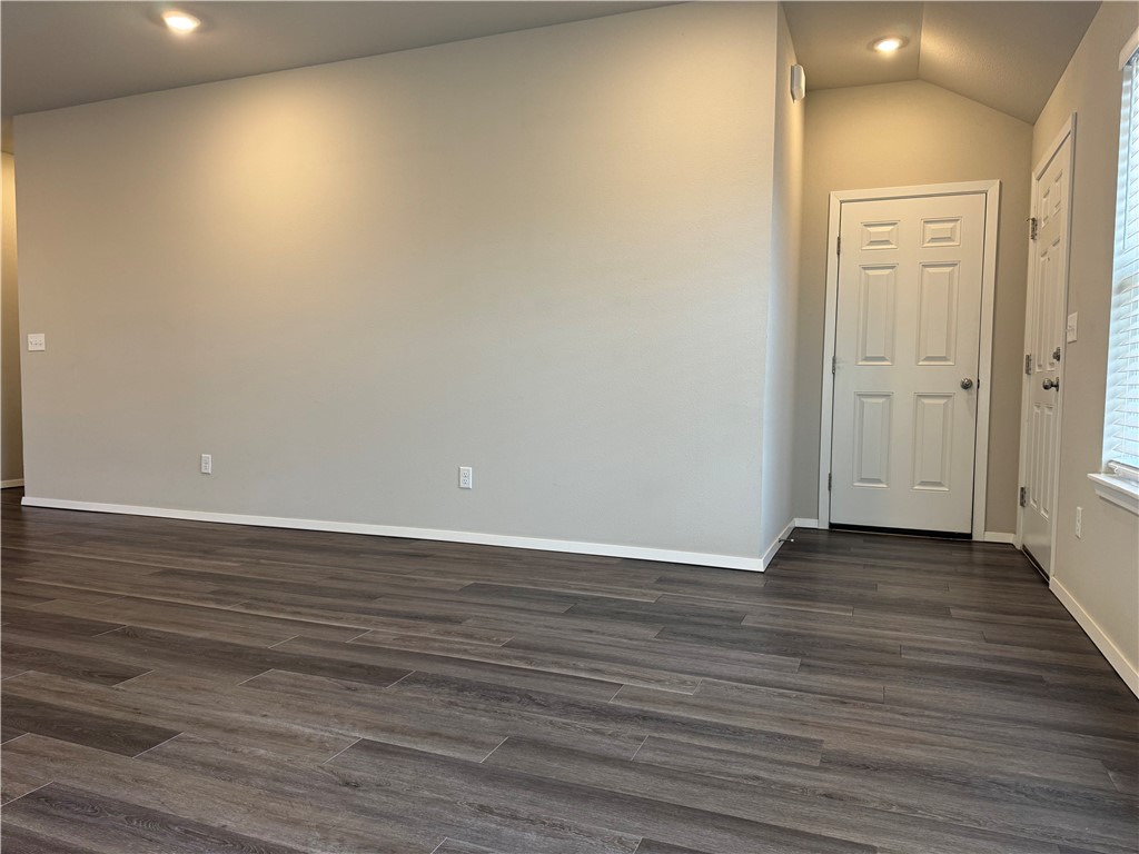 Willow Creek Ph 1 Rogers - Residential Lease