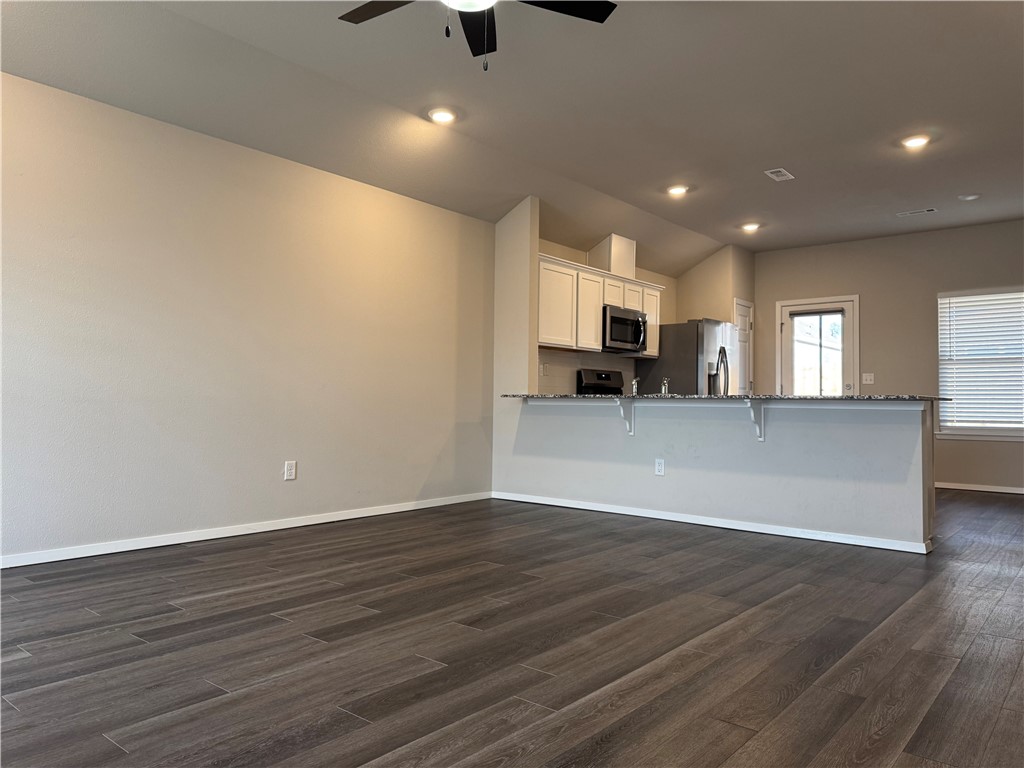 Willow Creek Ph 1 Rogers - Residential Lease