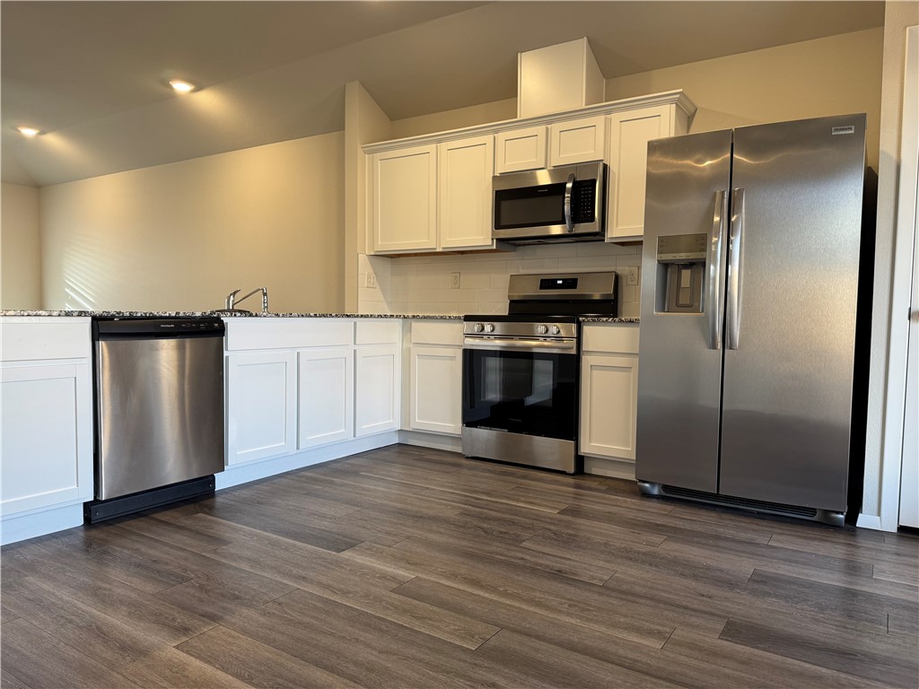 Willow Creek Ph 1 Rogers - Residential Lease