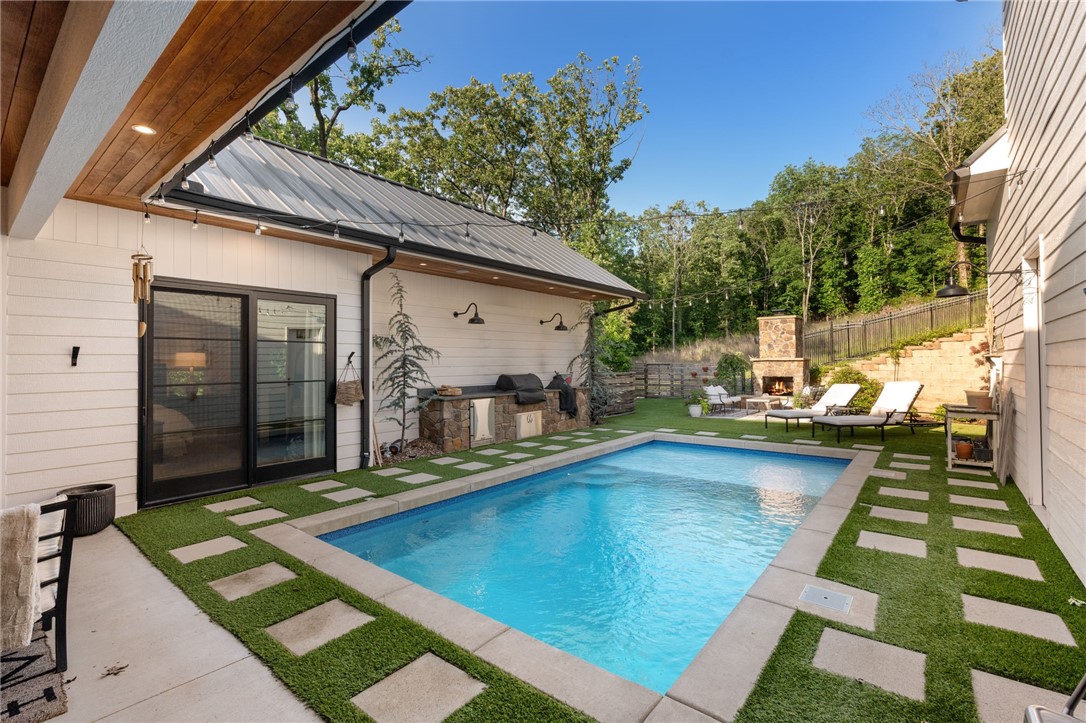 Oak Hollow - Residential