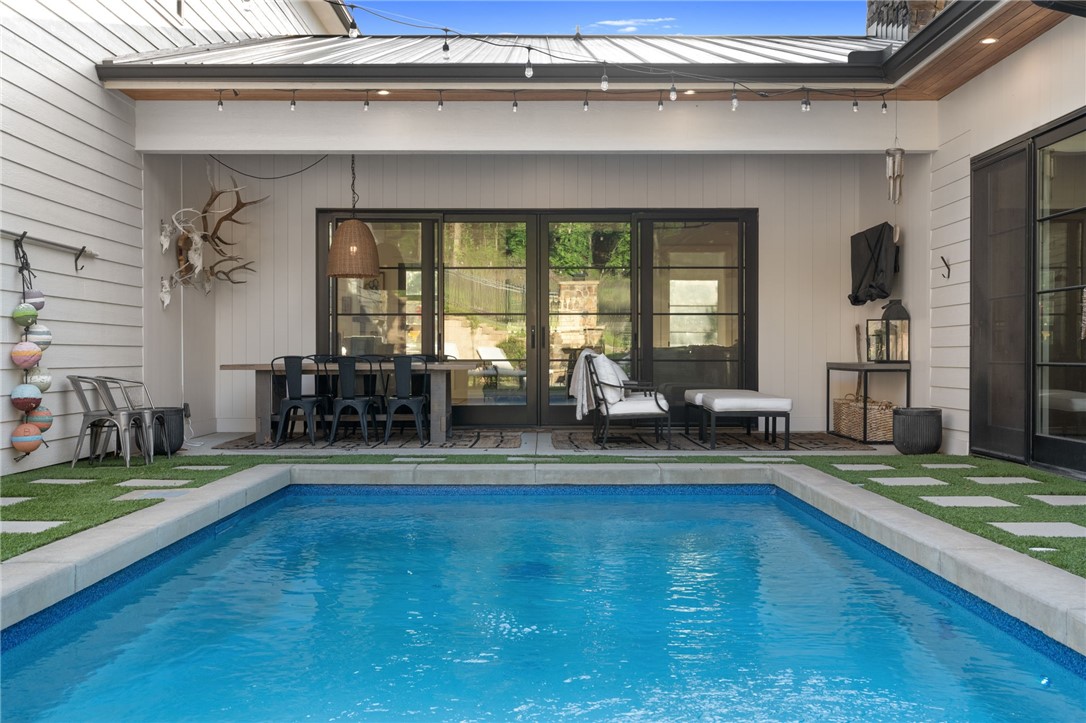 Oak Hollow - Residential