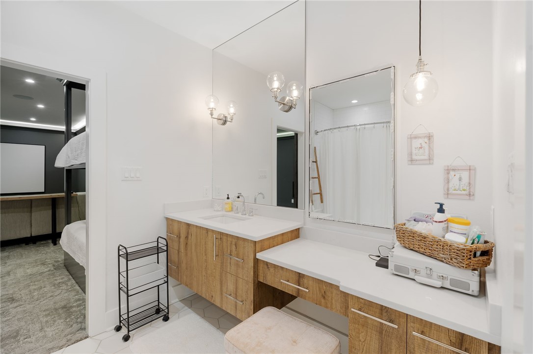 Oak Hollow - Residential