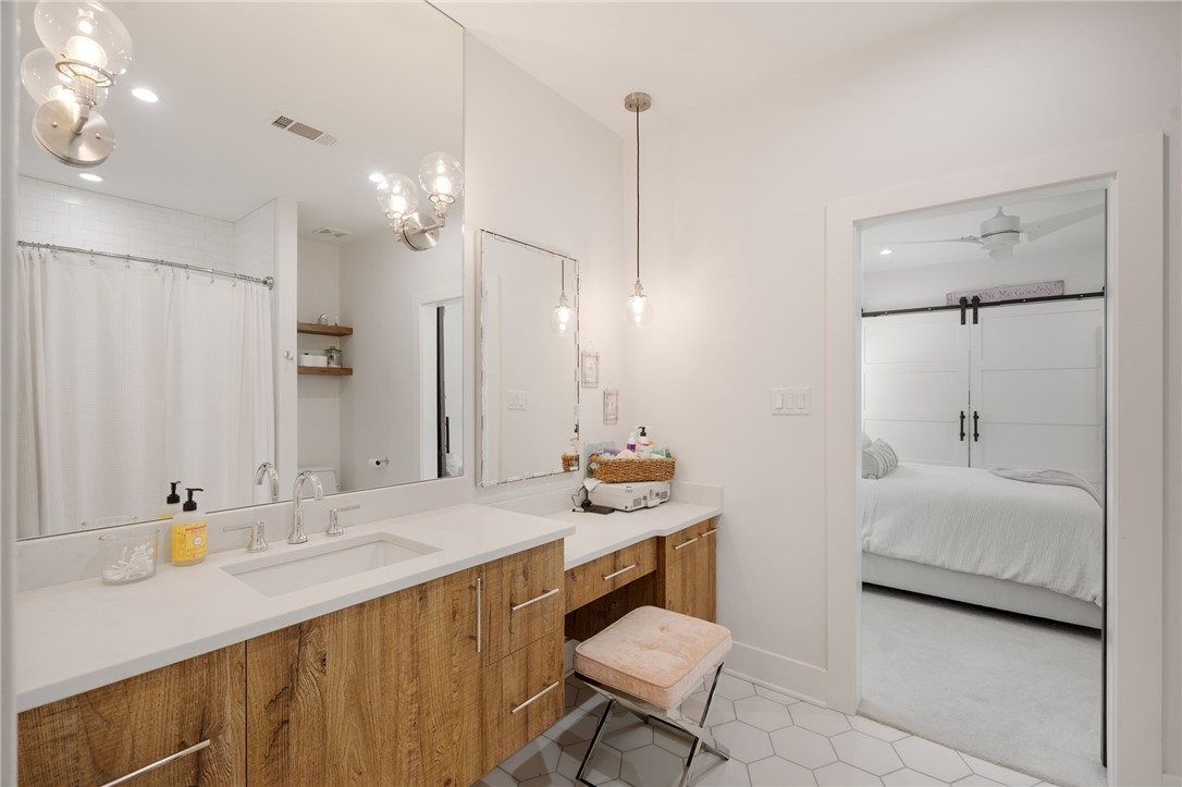 Oak Hollow - Residential