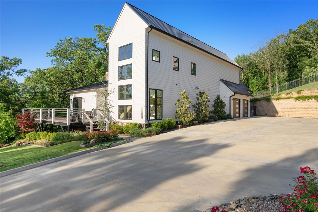 Oak Hollow - Residential