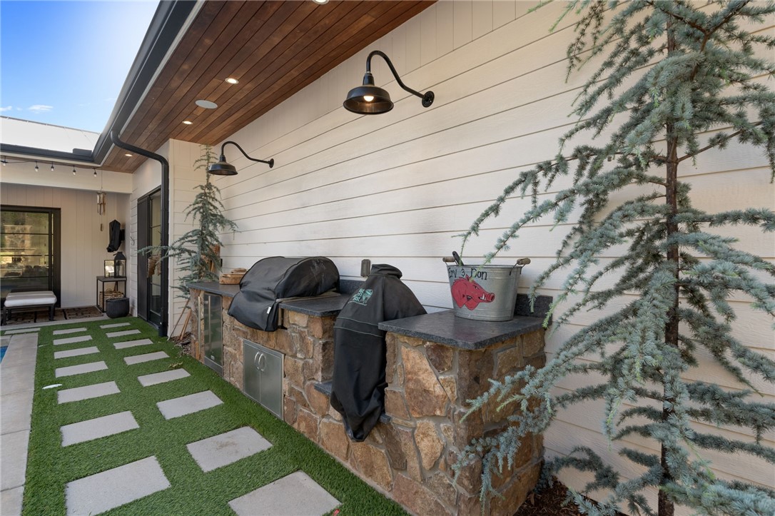 Oak Hollow - Residential