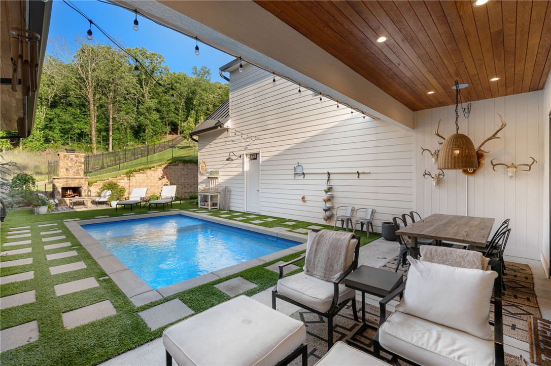 Oak Hollow - Residential