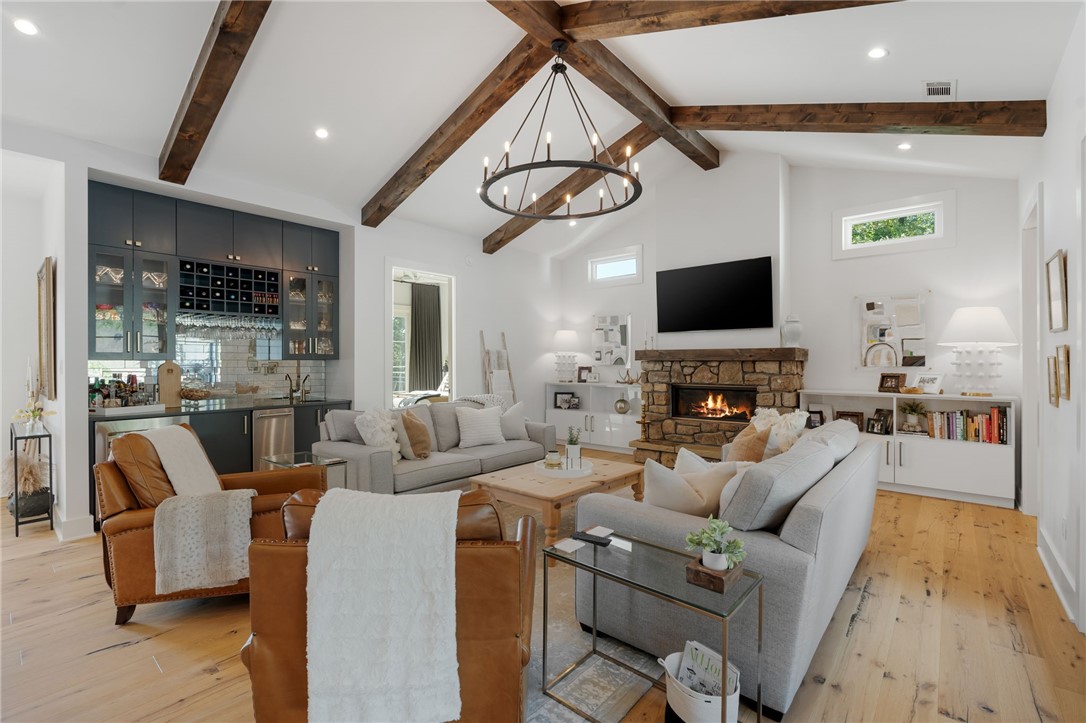 Oak Hollow - Residential