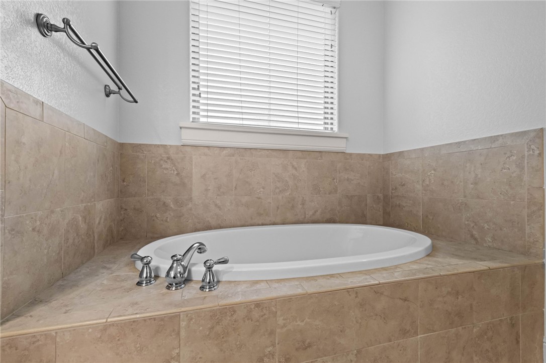 Pinnacle Sub Ph 4 Rogers - Residential