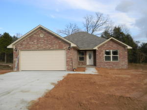 This beautiful new construction three bedroom two bath home is ready for the first owner! This home features a split bedroom floor plan, 10' ceilings in living room, master bedroom with trey ceilings and double master closets, custom cabinets. Carpet in bedrooms and premium vinyl plank flooring in all other areas.