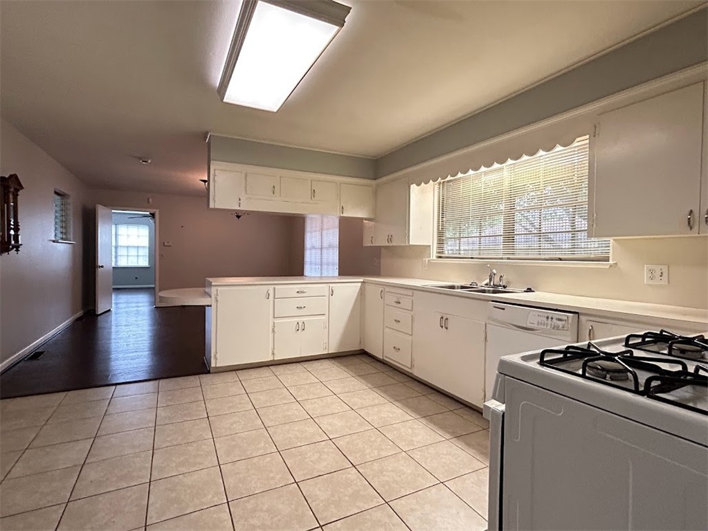 University Acres Sub - Residential Lease