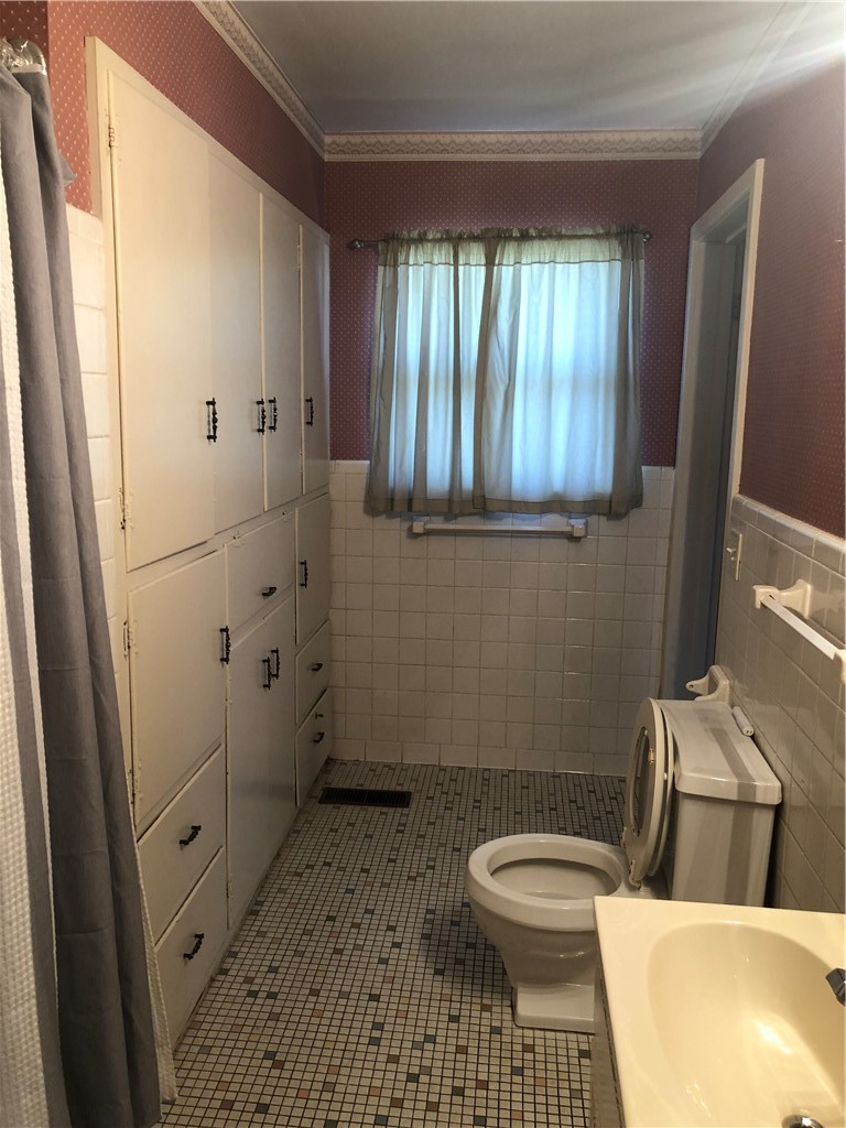 University Acres Sub - Residential Lease