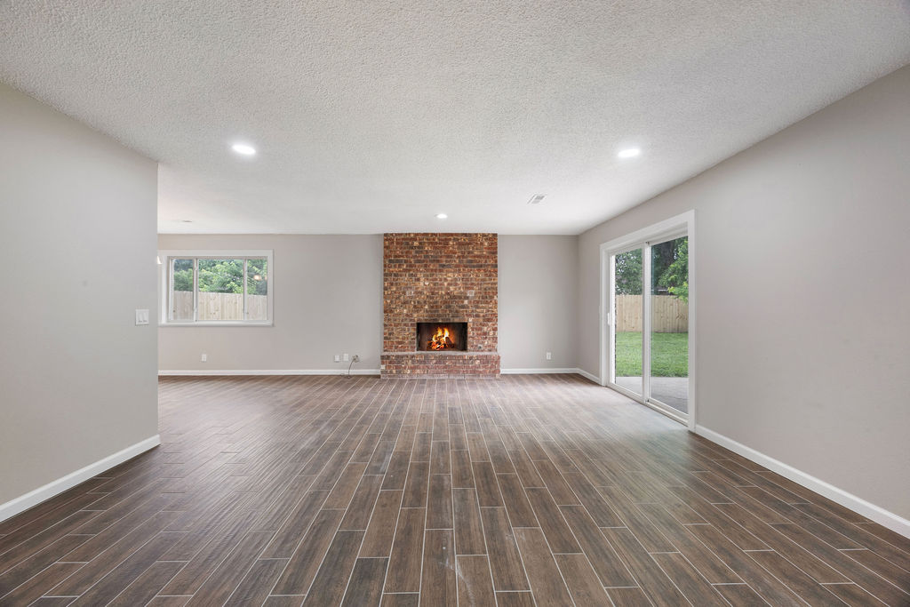Rolling Oaks Sub Unit 2 Rogers - Residential
