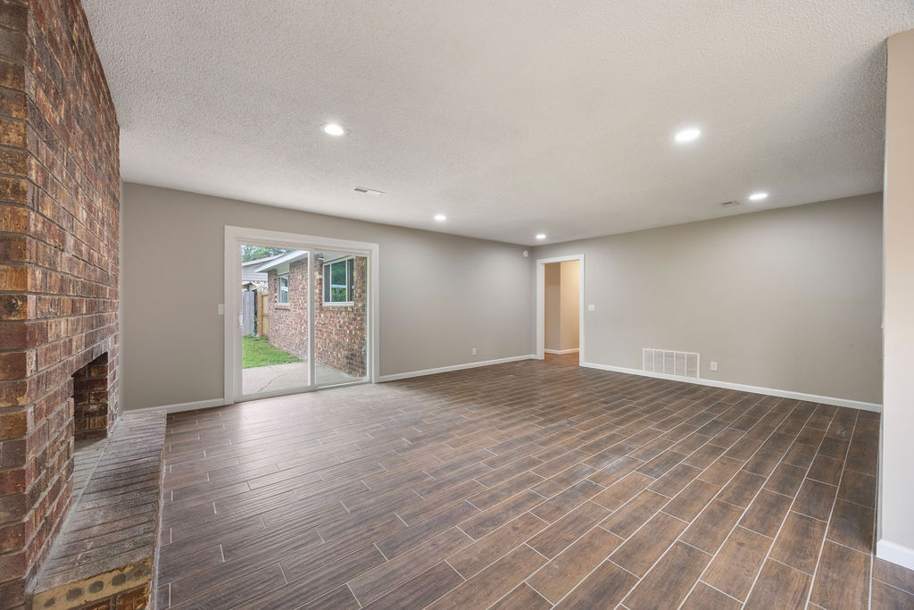 Rolling Oaks Sub Unit 2 Rogers - Residential