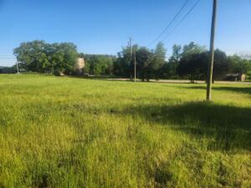 Level lot in Lamar, one of seven being listed. Great location to build your new home.