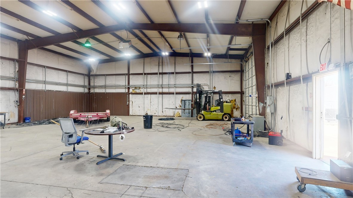 Space Center Hpr - Commercial Lease