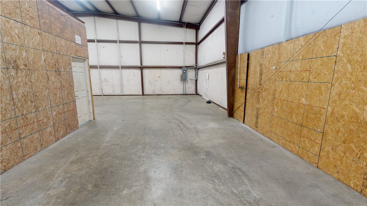 Space Center Hpr - Commercial Lease