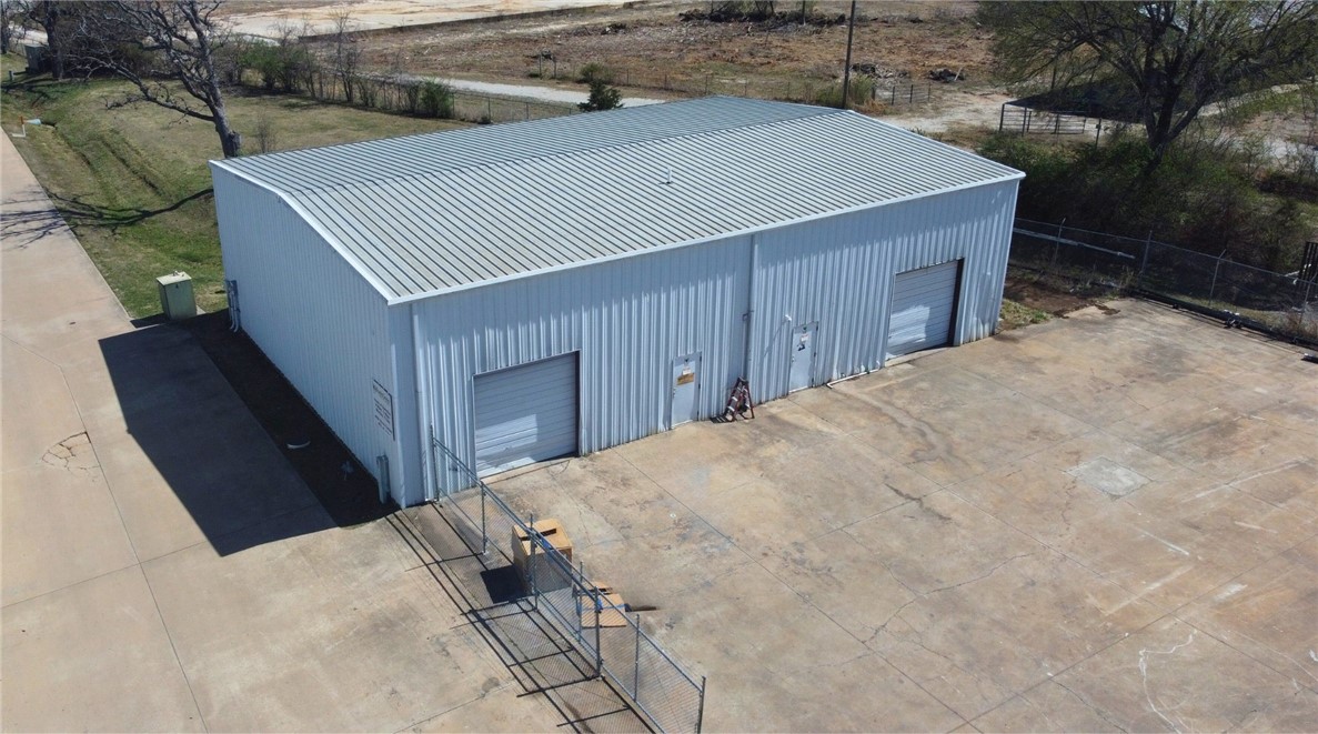 Space Center Hpr - Commercial Lease