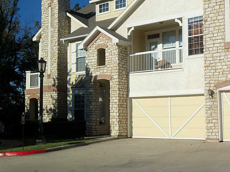 Gorgeous Executive Condo in a very safe gated community. Home features High-end updates including 3 cm Granite Counters, breakfast bar and bathroom sinks, Bamboo Wood flooring, 18" high cathedral ceiling, canned lights, nice neutral color and more!,Lots of home and community amenities including in ground pool, gymnasium for working out and 24-7 Security by Rogers Police and 4 monitored entrances.