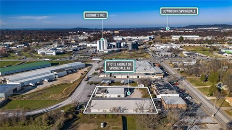 Photo of 2101 Arkhola Drive, Springdale, AR 72764 (MLS # 1330007)