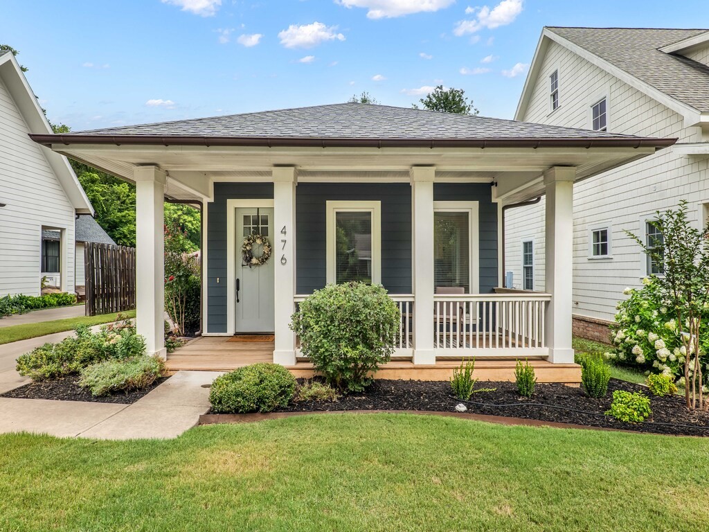 Downtown living meets modern convenience in this 2 bed, 2 bath cottage-style home in the booming South Fayetteville District!
Just minutes from the UofA and Fayetteville Square, and within walking distance to restaurants, the bike trail and Walker Park. This energy-efficient, low-maintenance home is perfect for everyday living or a short-term rental. Inside, youāll find two spacious master suites, a versatile entertaining space, hardwood floors, solid core interior doors, quartz countertops, designer lighting, and KitchenAid stainless steel appliances. Exterior features include two outdoor living spaces, a radiant barrier roof, wood-clad windows, and a solar panel system with electric bills averaging $40/month. The moped is included upon request.
If youāre looking for a like-new home with amazing natural light and high-end finishes, this one is calling your name!