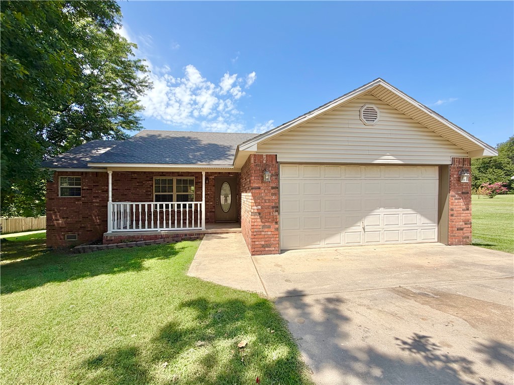Photo 1 of 21 — 1662 Crestview Avenue, Decatur, AR 72722