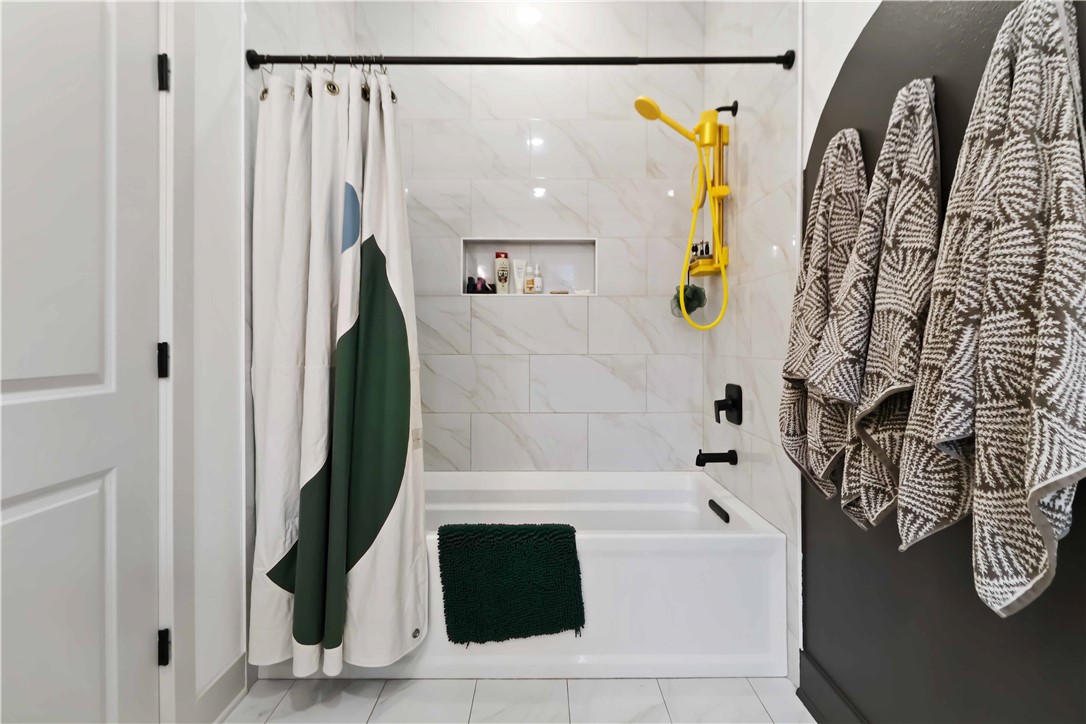 Bellview Place Rogers - Residential