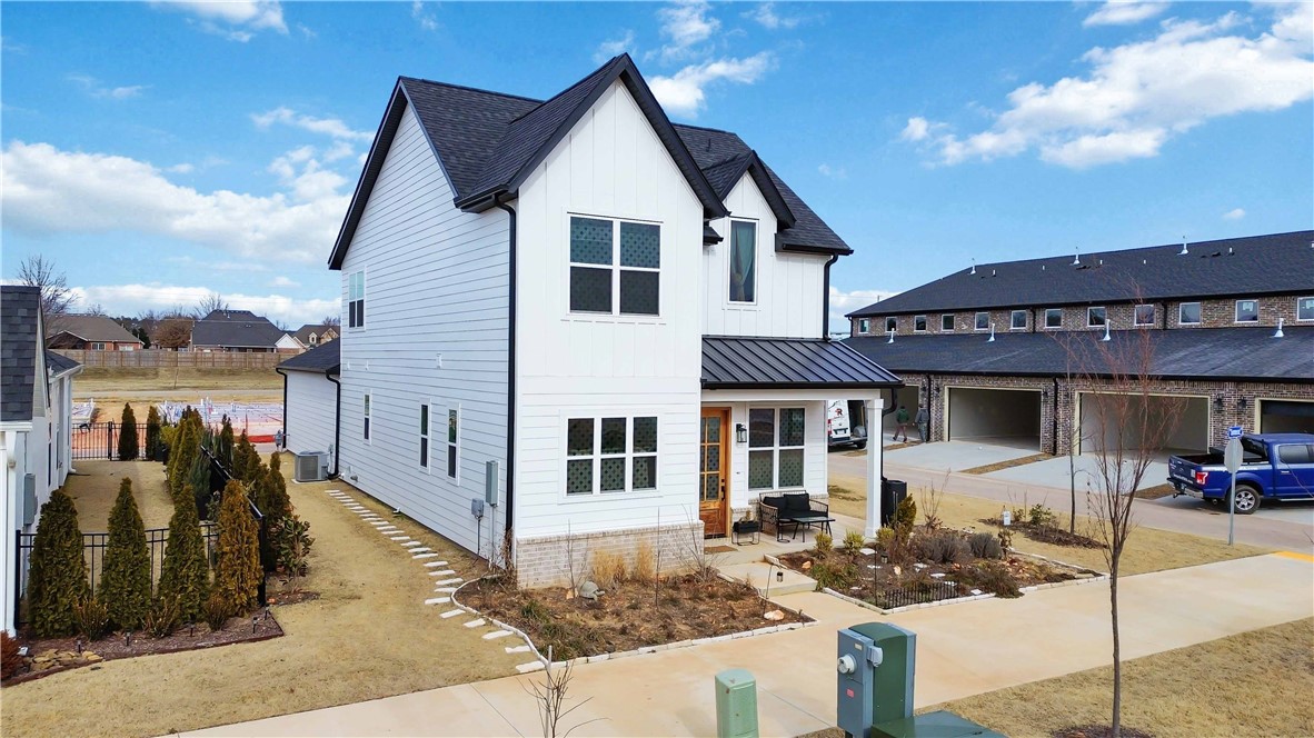 Bellview Place Rogers - Residential