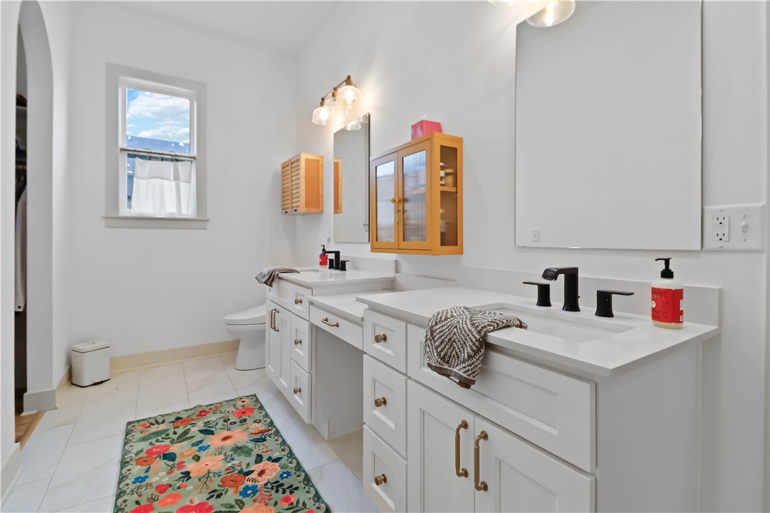 Bellview Place Rogers - Residential