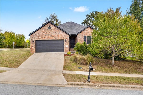 108 S WOODSPRINGS DR, FAYETTEVILLE, AR 72701 - Image 8e48976eec5deb3b2f3eedd7cad4e302/2941746074