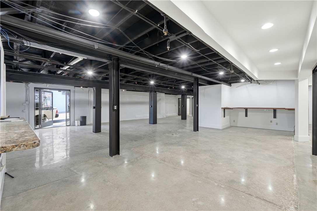 FAYETTEVILLE ORIGINAL - Commercial Lease