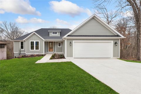 Photo of 6 Abbey Lane, Bella Vista, AR 72715 (MLS # 1338708)