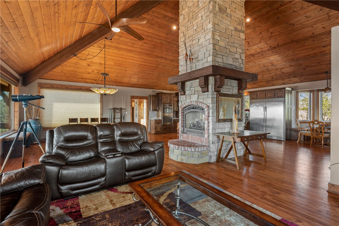 Unit 116 Holiday Island - Residential