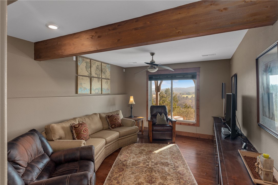 Unit 116 Holiday Island - Residential