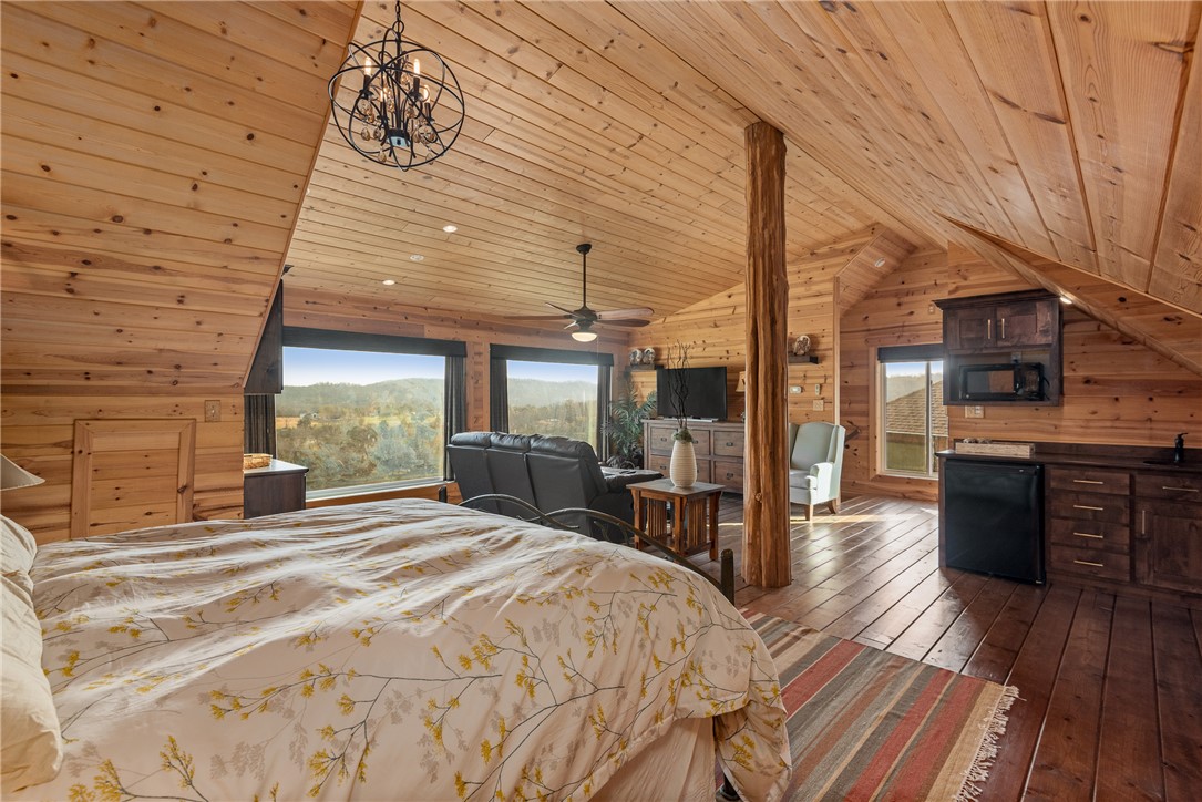 Unit 116 Holiday Island - Residential