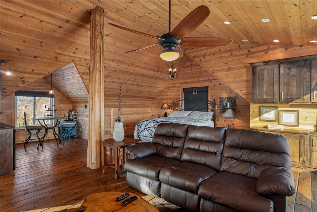 Unit 116 Holiday Island - Residential