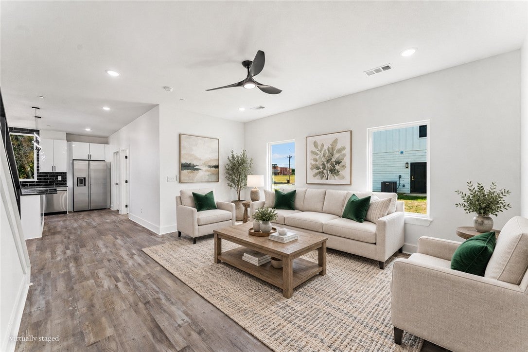2608 W Bonnie Lane