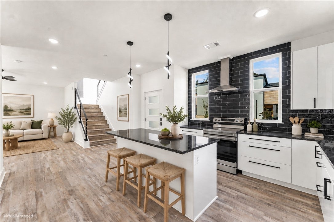 2608 W Bonnie Lane
