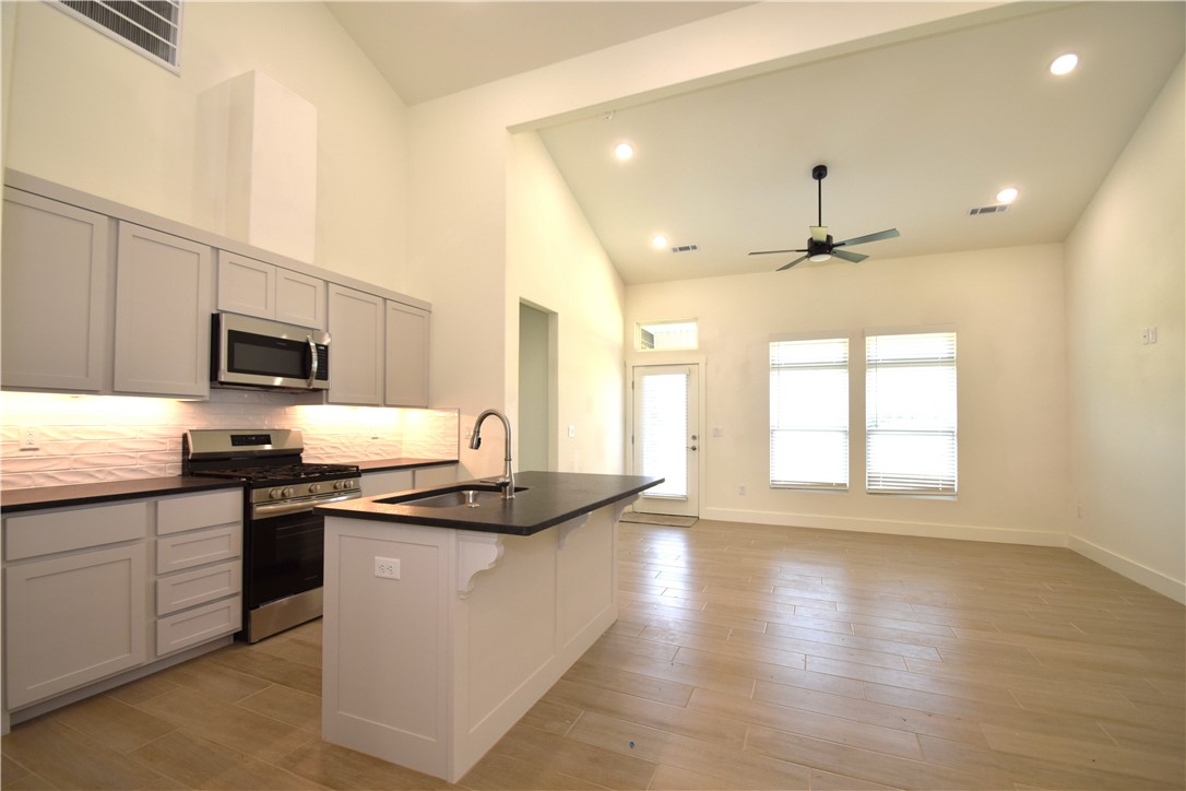 Crystal Cove Ph I - Residential Lease