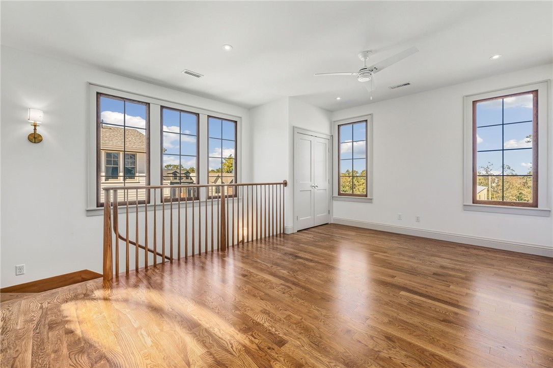 Arboretum Row - Land