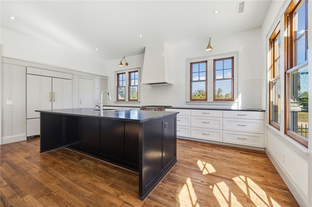 Arboretum Row - Land