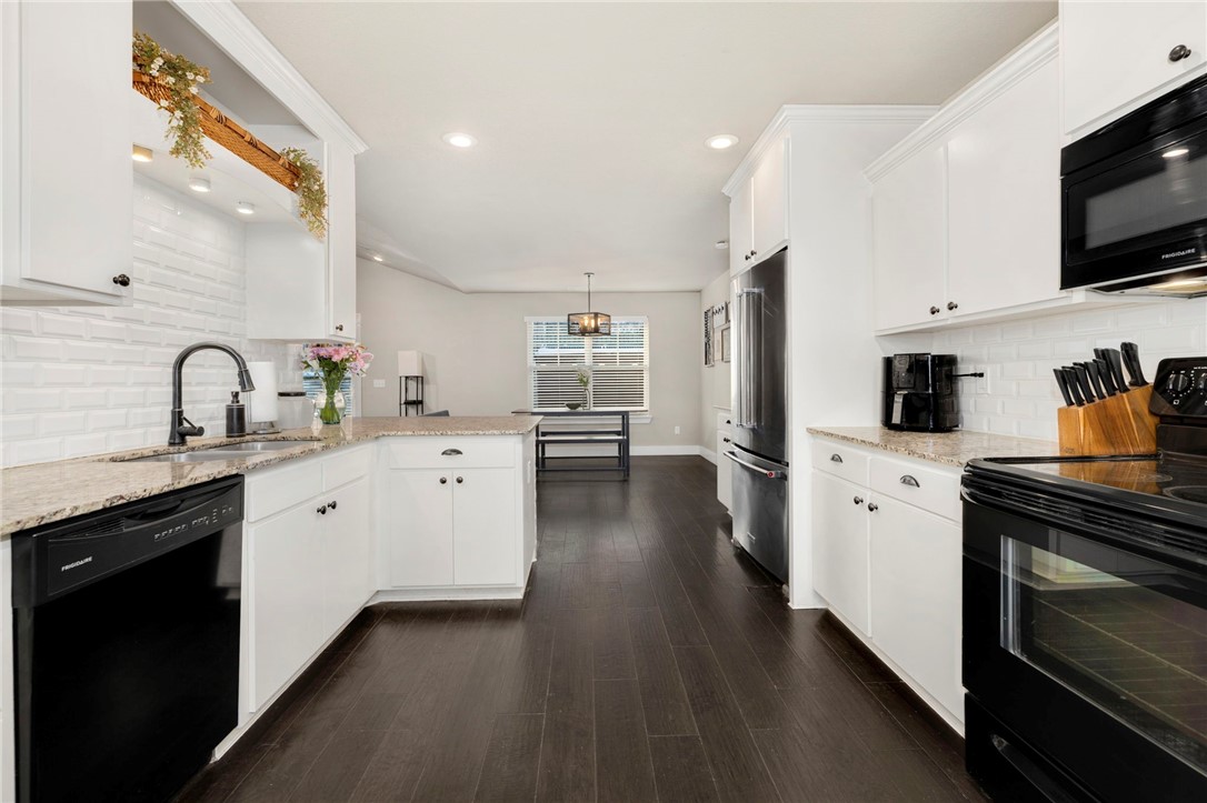 Creekwood Manor - Residential