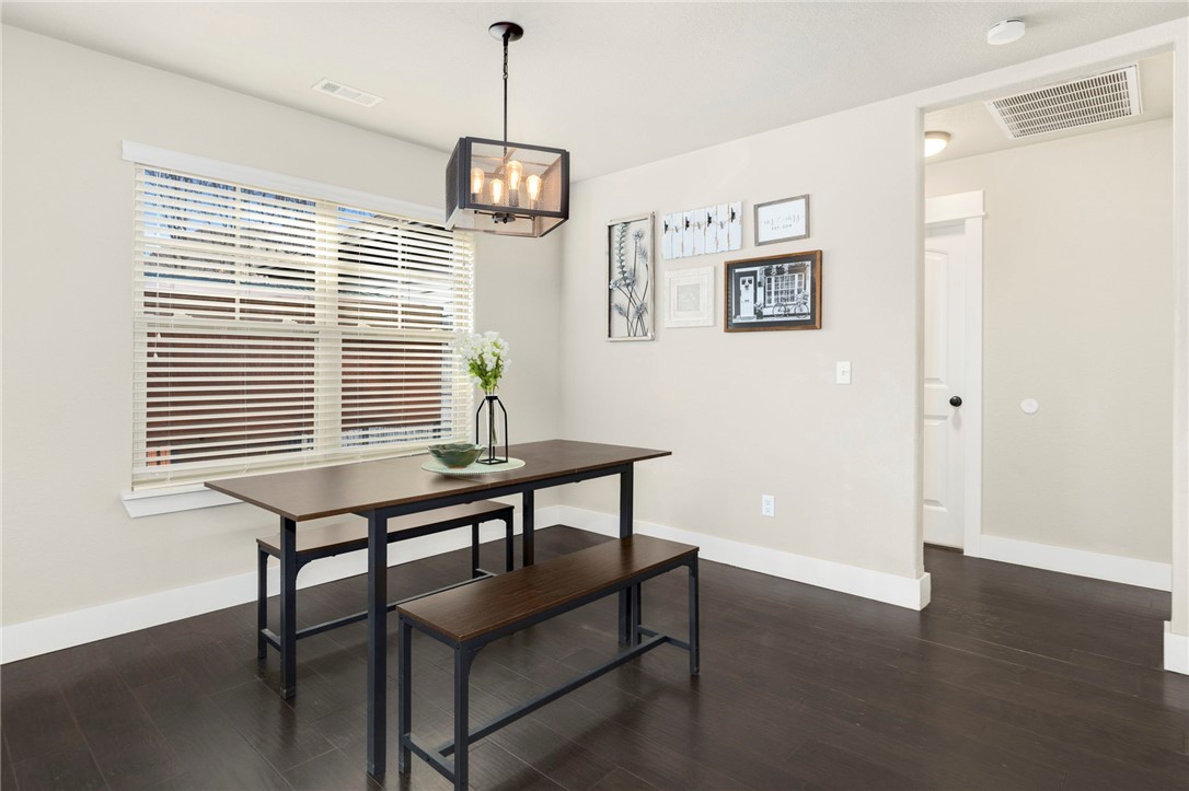 Creekwood Manor - Residential