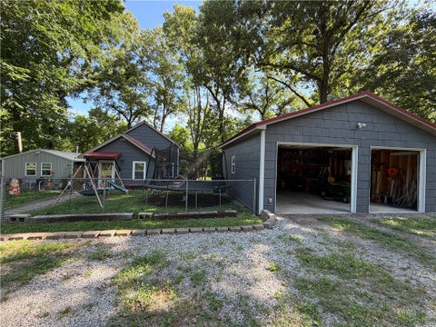Photo of 277 6th Street, Flippin, AR 72634 (MLS # 1350912)