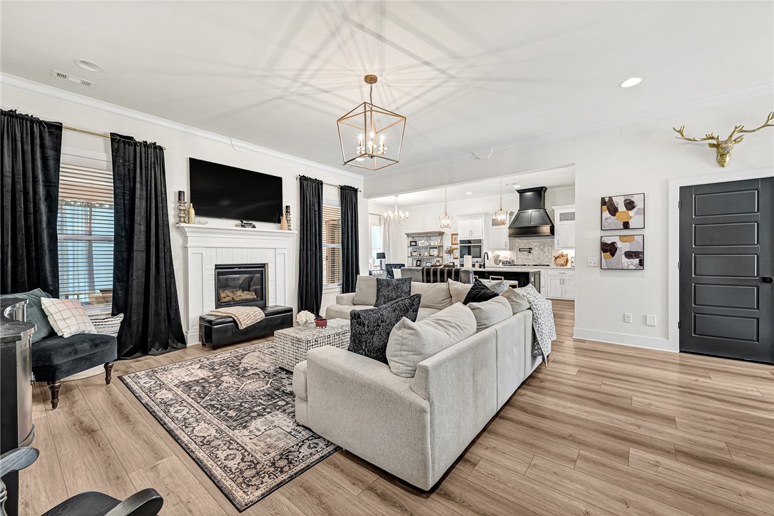 Hyde Park Cave Spgs - Residential