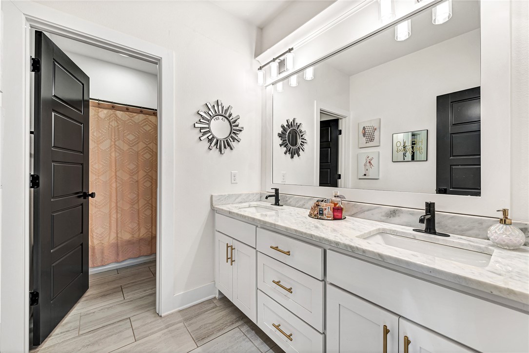 Hyde Park Cave Spgs - Residential